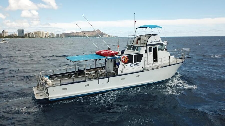 3-Hour Honolulu Bottom Fishing Adventure - A simple fishing trip from Kewalo Basin Harbor