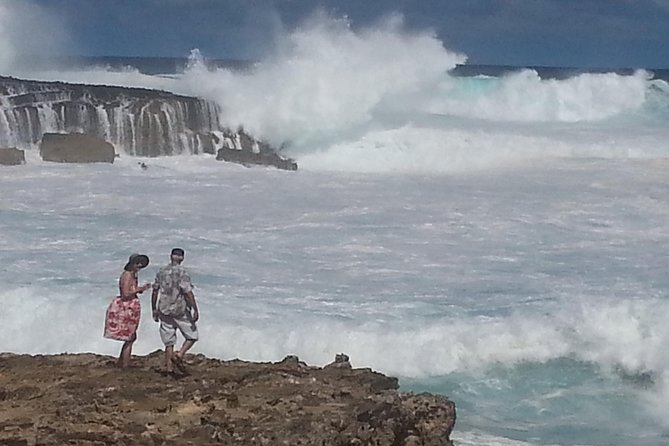 6-Hour Private Customized Luxury Convertible Tour of Oahu's North Shore - Waimea Bay, where the surf sets the schedule