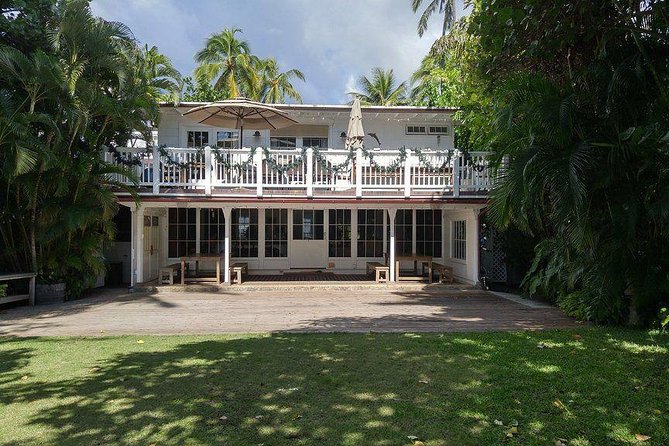 Afternoon at McGarret - Hawaii 5-0 TV Tour - The original series versus the reboot