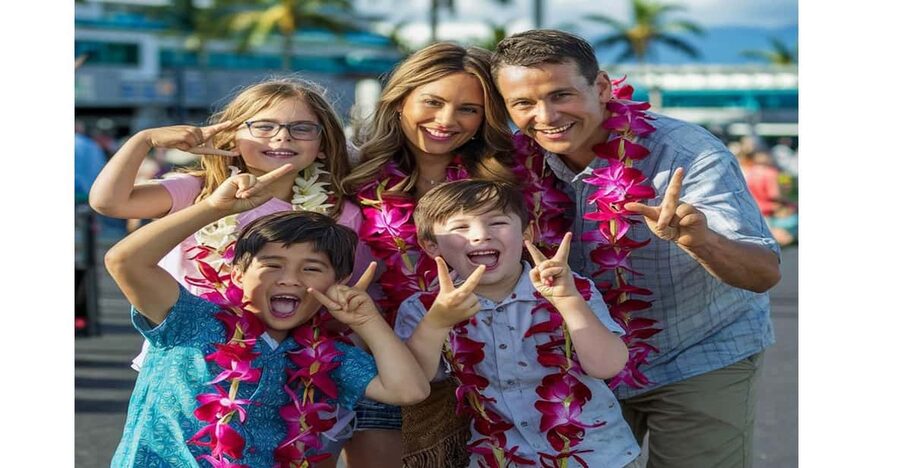Arrival Lei Greeting --HNL to Waikiki Private Transfer - The first welcome happens near baggage claim