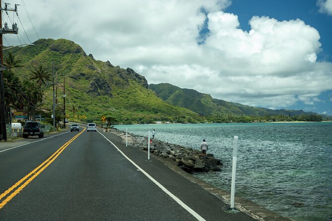 Best Of Oahu: Grand Circle Island Small Group Tour From Waikiki - Makapuʻu Point and Nuʻuanu Pali reveal two different Oahus