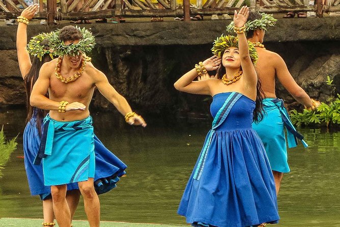 Best of Oahu: Pearl Harbor, Arizona Memorial and the Polynesian Cultural Center - Guides can make or break the drive