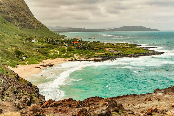 Best of Oahu: Pearl Harbor & Oahu Circle Island Tour from Waikiki - Macadamia nuts and coffee at Tropical Farms