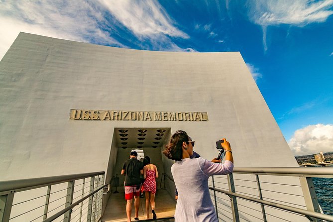 Best Of Pearl Harbor: The Complete Experience Tour - Visitor Center: a short introduction before the main sites