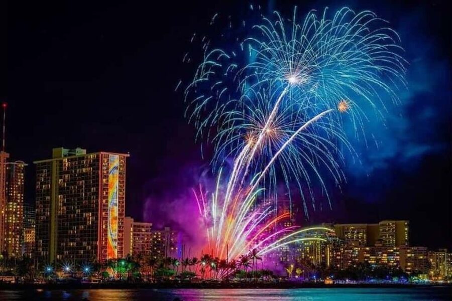 Board from Waikiki Beach: Friday Night Fireworks sail - Quick points to know