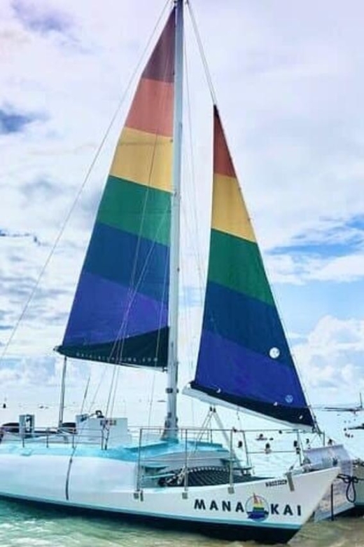Board from Waikiki Beach: Friday Night Fireworks sail - The one-hour route along Waikiki Coast