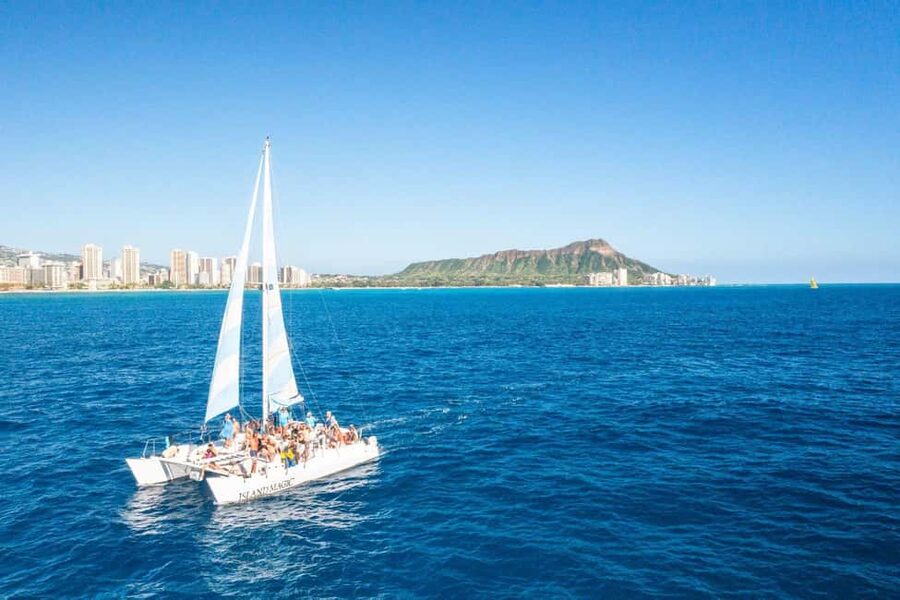 BYOB Weekend Sightseeing Sail towards Diamond Head - What this short sail is really like