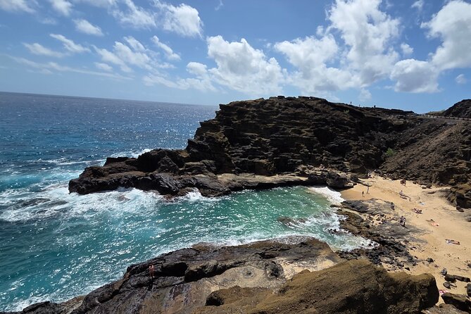 Circle Island 8hr Private Small Group Tour - Kualoa’s movie views and macadamia stop