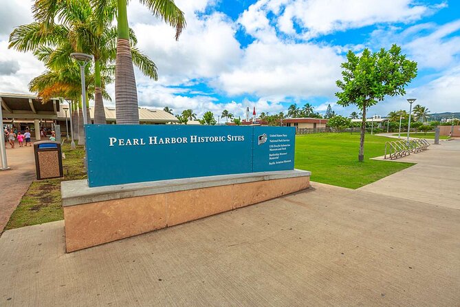 Deluxe Arizona Memorial and USS Missouri Battleship Tour - Who should book this tour?