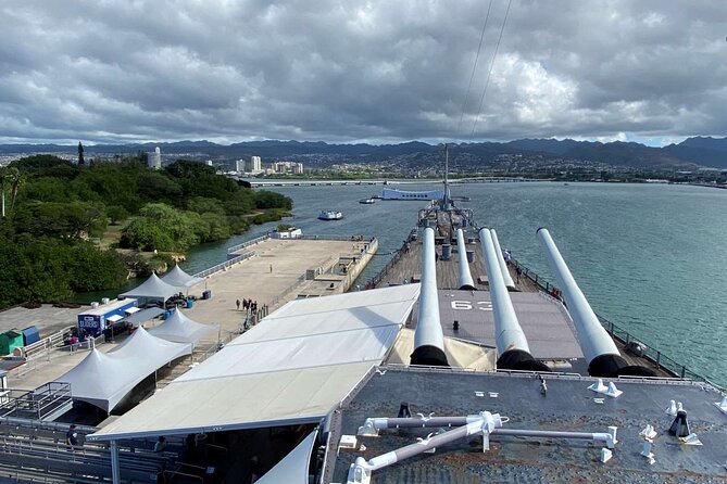 Deluxe Arizona Memorial and USS Missouri Battleship Tour - The 9:30 pickup and ride to Pearl Harbor