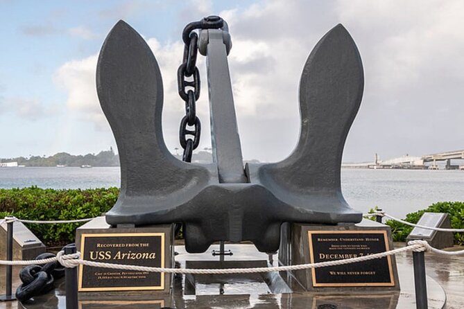 Deluxe Pearl Harbor USS Arizona Memorial and Honolulu City Tour - Guides make a real difference