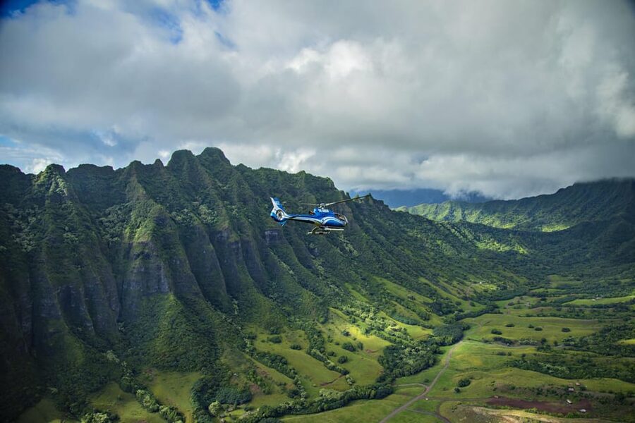 From Honolulu: Complete Oahu Island Helicopter Tour - Seeing Oahu in One Long Sweep