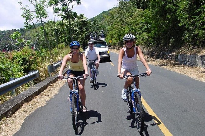 Full Day Oahu Bike, Hike, Sail and Snorkel Combo - Time on the water near Diamond Head