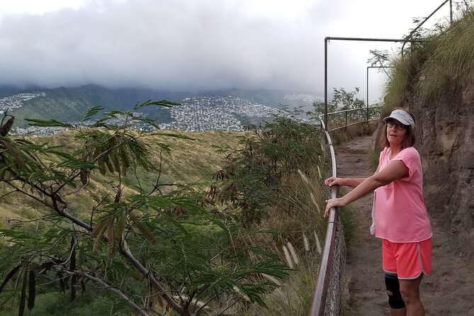 Half-Day Hiking Tour to Diamond Head and Makapuu Lighthouse - The handoff between hikes