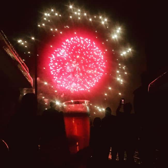 Honolulu: 1-Hour Friday Night Fireworks Cruise with Drinks - What the one-hour schedule really feels like