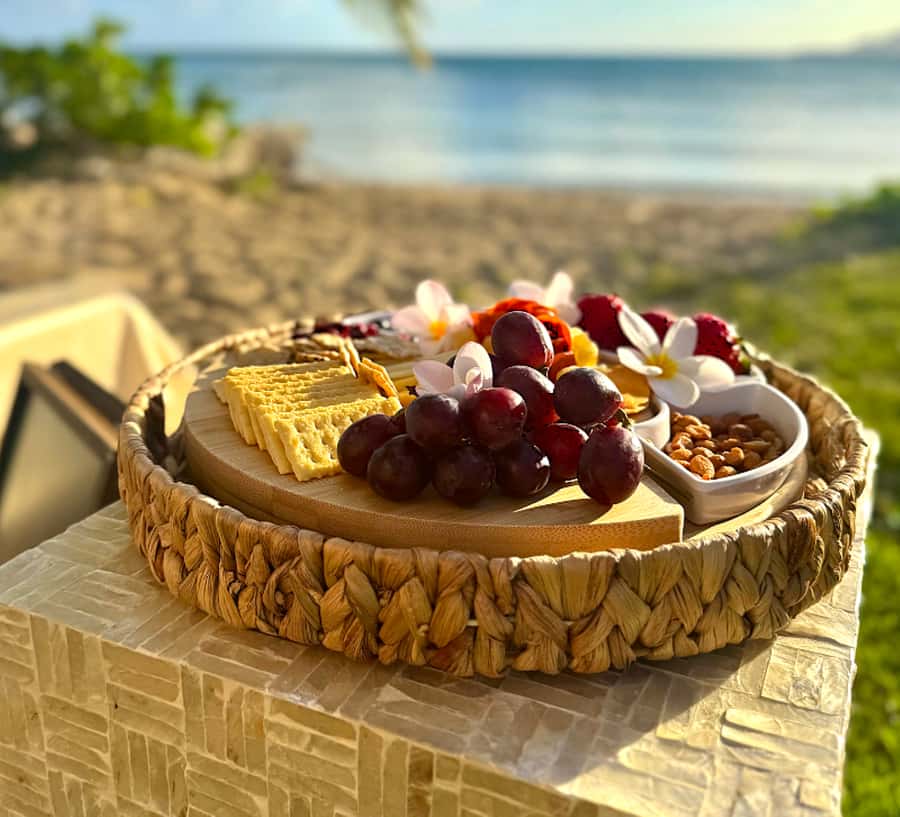 Honolulu: Beachside Luxury Picnic & Paint - A quiet beach instead of Waikīkī crowds