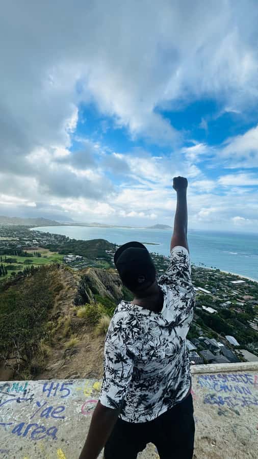 Honolulu: Diamond Head Hike with Transfers - The first 15 minutes: an easy start from the trailhead