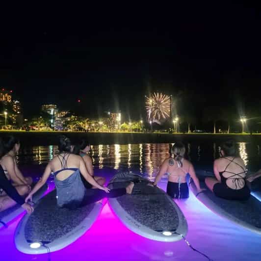 Honolulu: Fireworks Glow and Flow Yoga Class - Starting in the colored glow