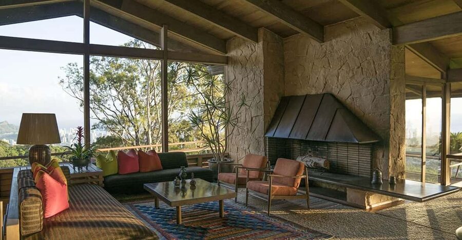 Honolulu: Liljestrand House Architectural Tour - Entering a preserved mid-century home