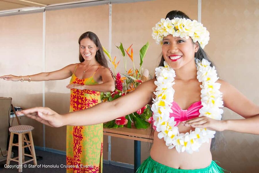 Honolulu: Pacific Star Sunset Buffet and Show - Key points to know before you book