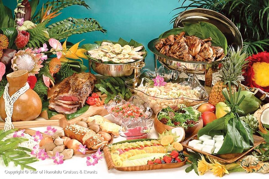 Honolulu: Pacific Star Sunset Buffet and Show - A casual dinner aboard the Star of Honolulu