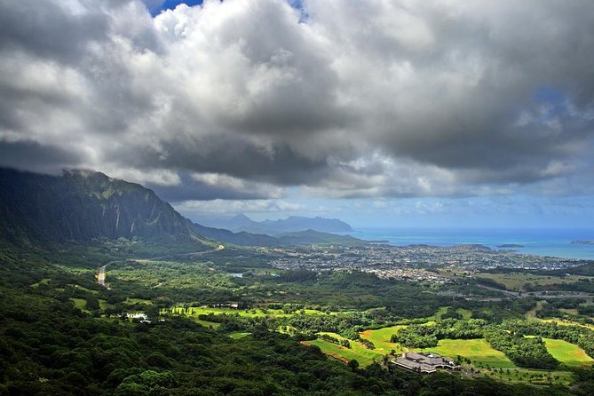 Majestic Circle Island Tour with Lunch - Waimea Valley is the day’s main outdoor stop