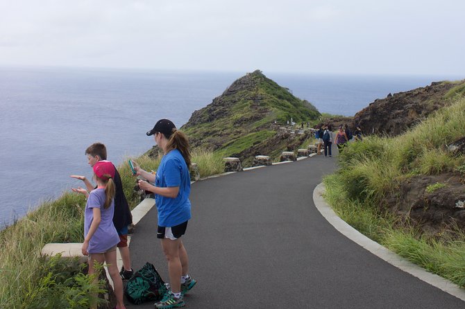 Makapu’u Lighthouse Trail and Shuttle Service - Makapuʻu Point Lighthouse Trail, one steady climb