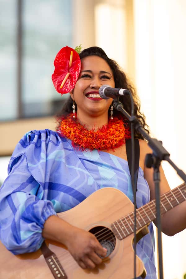 Oʻahu: Nā Lei Aloha Lūʻau & Dinner or Cocktail Show Option - Sunset across the street, then hula on the terrace