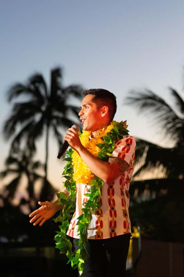 Oʻahu: Nā Lei Aloha Lūʻau & Dinner or Cocktail Show Option - Who should choose dinner, and who should choose cocktails only