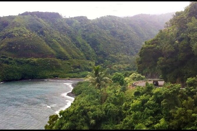 Oahu Grand Circle Island Experience Departing from Maui - Kualoa Regional Park and Chinaman’s Hat