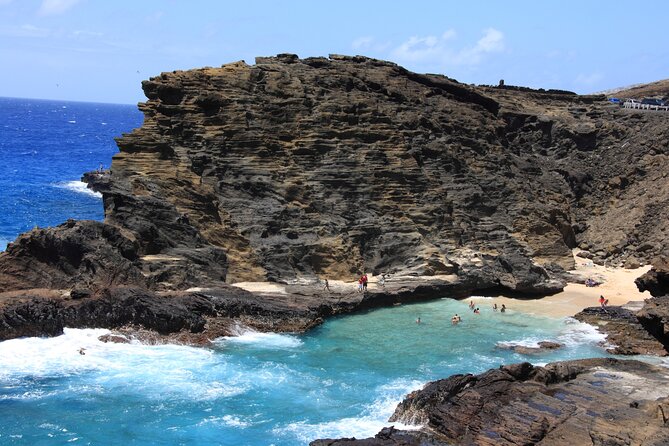 Oahu: Grand Tour Around Island 16 Locations plus Snorkeling - Bus comfort, pickup, and the long-day reality