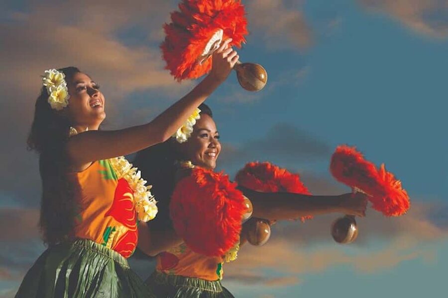 Oahu: Hilton Waikiki Starlight Luau - Dinner with an island focus