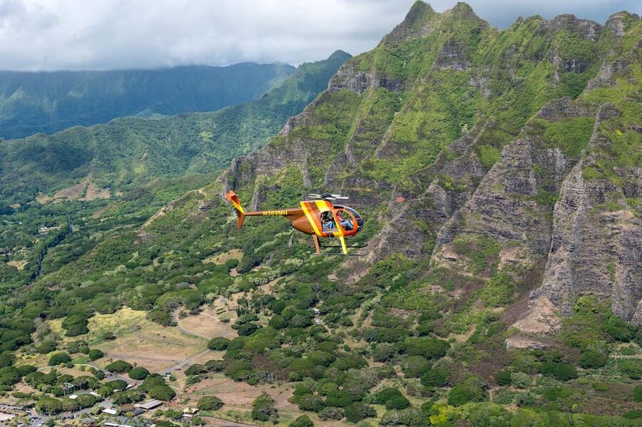Oahu: Magnum P.I. Doors-Off Helicopter Tour - Koolau valleys and Sacred Falls