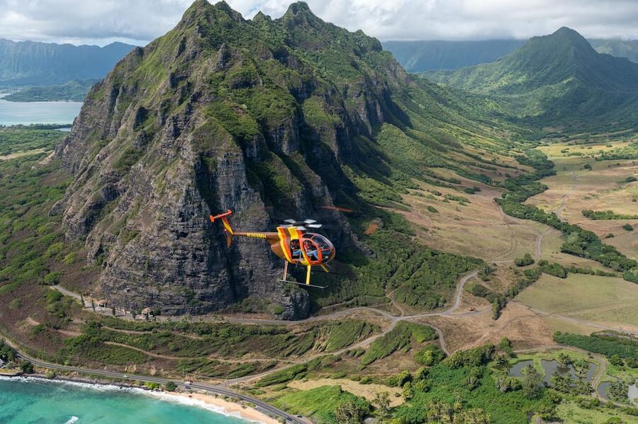 Oahu: Magnum P.I. Doors-Off Helicopter Tour - Seating, weight rules, and practical planning