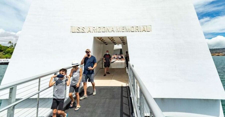 Oahu: Pearl Harbor Battleships Group Tour - Why This Tour Works As A Pearl Harbor Day