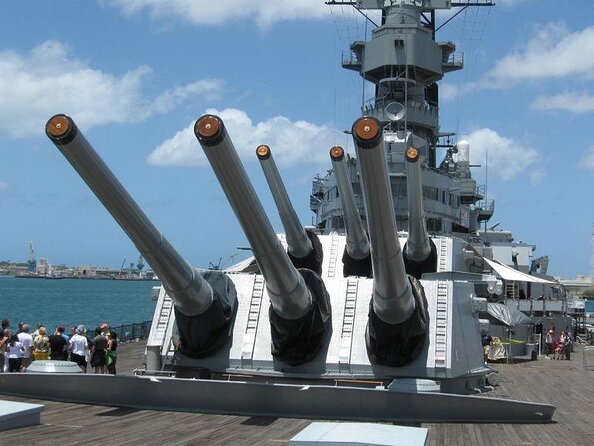 Oahu: Pearl Harbor USS Arizona Memorial & Battleship Missouri - Why seeing the Arizona and Missouri together matters