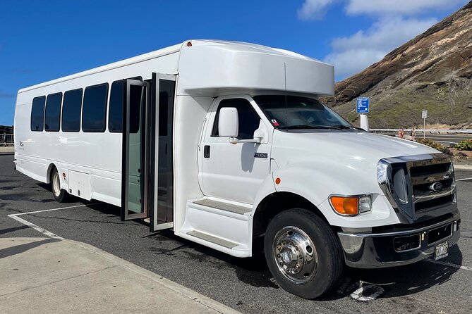 Oahu's Ultimate Grand Circle Island Tour with Snorkeling and More - The guide can make or break the ride
