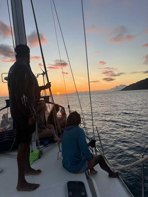 Oahu: Sunset sailing in small intimate groups - Sailing toward Diamond Head at golden hour