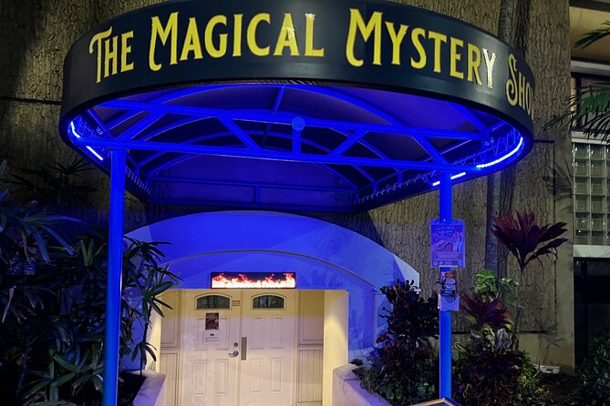 Oahu: The Magical Mystery Show! at Hilton Waikiki Beach Hotel - Entering the Victorian-style magic room