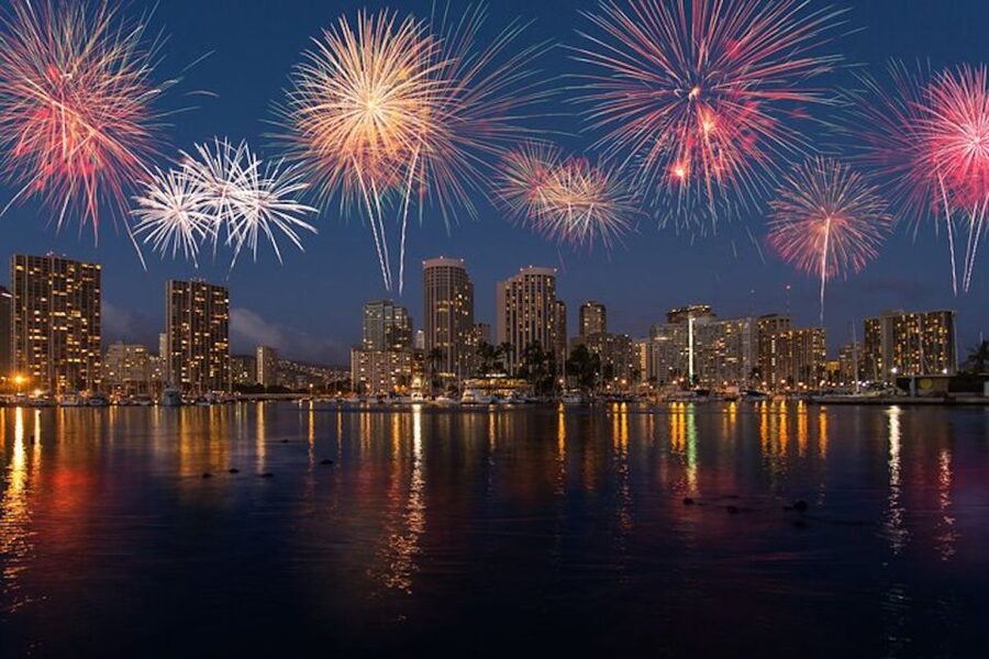 Oahu: Waikiki Friday Night Fireworks Catamaran (Wahine Koa) - What the two-hour itinerary feels like