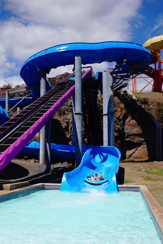 Oahu: Wet 'n' Wild Waterpark Ticket with Waikiki Transfer - A short water-park day from Waikiki