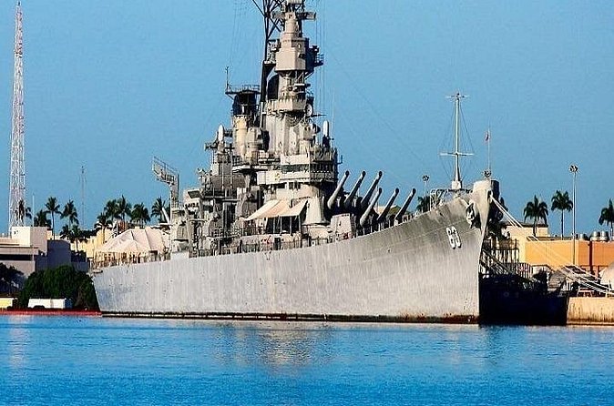 Pearl Harbor and Mini Circle Island Tour from Kauai - Kahuku lunch means garlic shrimp and your own budget