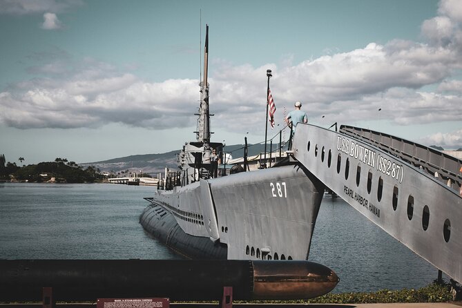 Pearl Harbor Arizona Memorial - The USS Arizona Memorial and the short boat ride