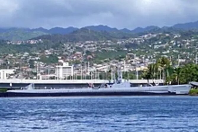 Pearl Harbor Arizona tour from HNL Airport - Why this airport-to-Pearl Harbor plan can work well