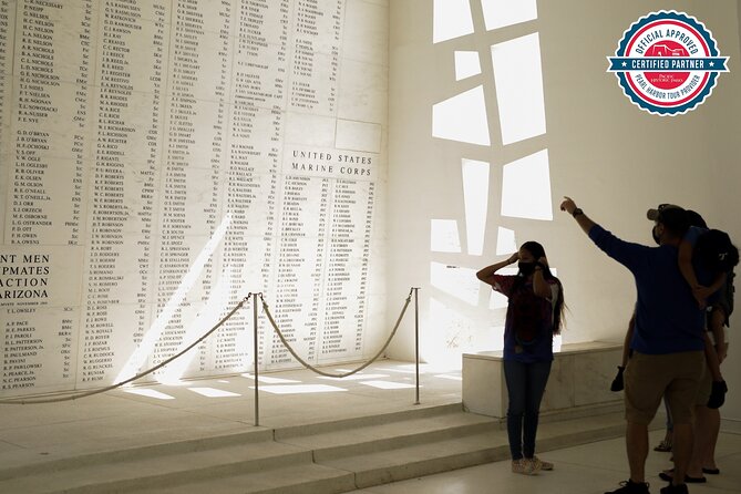 Pearl Harbor City Tour - Arriving at the Pearl Harbor National Memorial