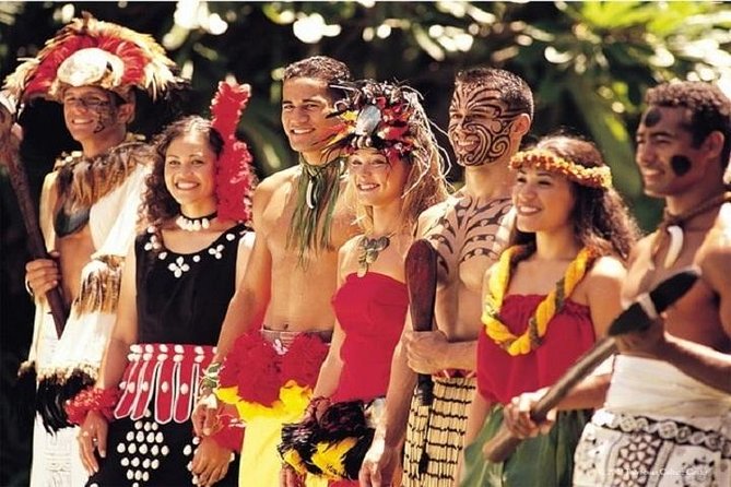 Pearl Harbor, Dole Plantation, Polynesian Center from Waikiki - Scenic Oahu fills the spaces between attractions