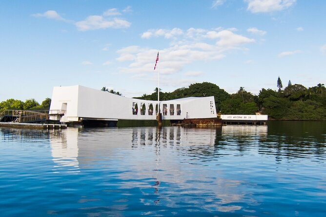 Pearl Harbor [Early Access], USS Arizona & Historic Honolulu Tour - ʻIolani Palace and the story of the Hawaiian monarchy