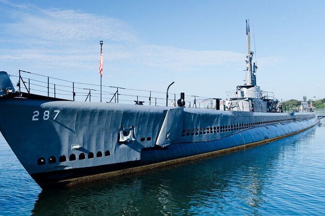 Pearl Harbor [Early Access], USS Arizona & Historic Honolulu Tour - King Kamehameha, Queen Liliʻuokalani, and the Capitol