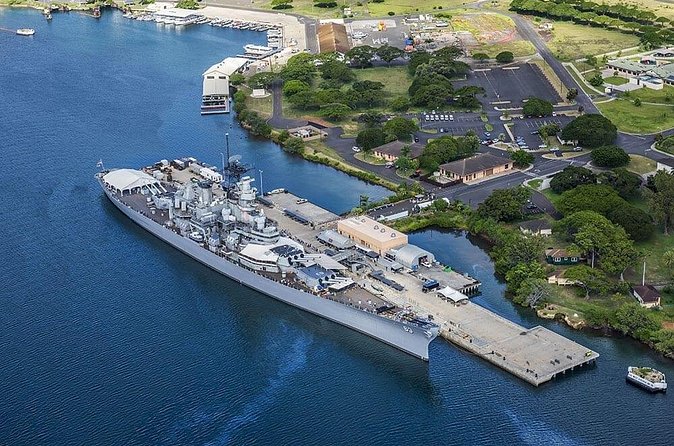 Pearl Harbor, National Memorial Cemetery and Honolulu City Tour - Honolulu’s royal center after Pearl Harbor