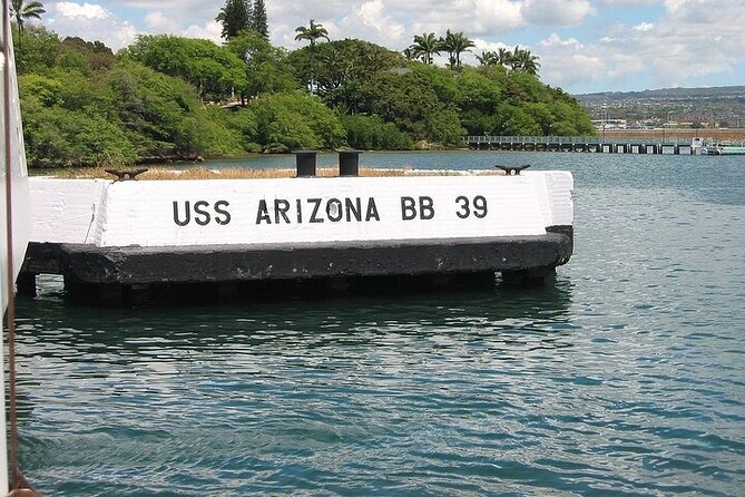 Pearl Harbor USS Arizona and USS Missouri "Private" - Hawaii’s royal past adds a useful counterpoint